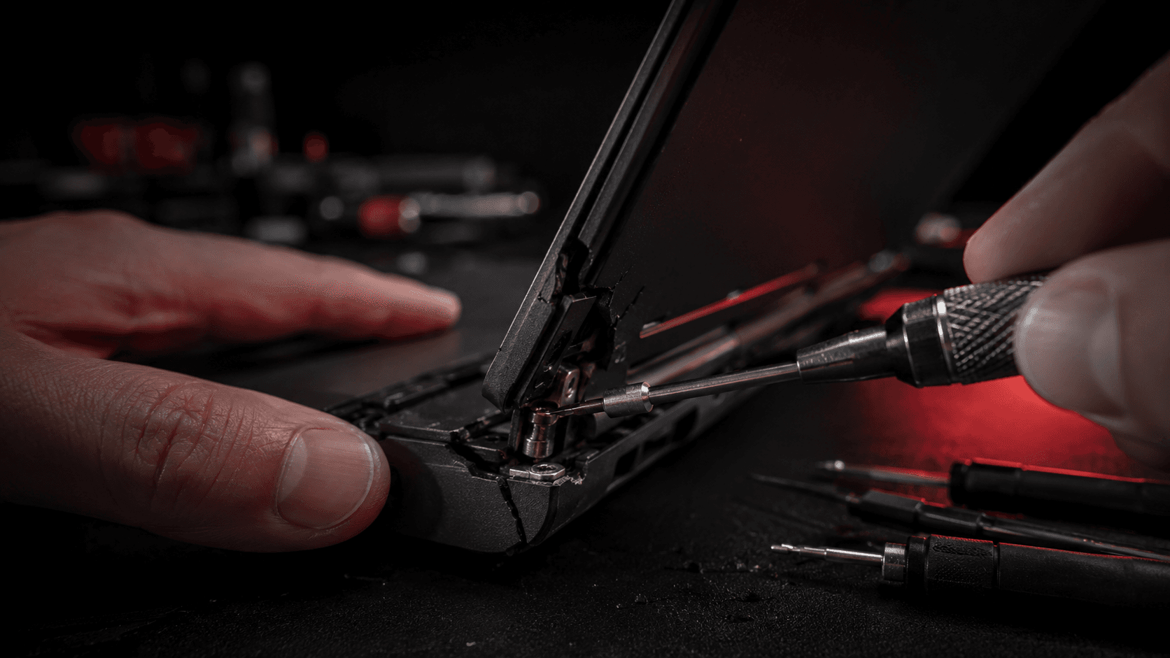 Laptop Hinge Repair Cost in KL & Selangor — Full Breakdown